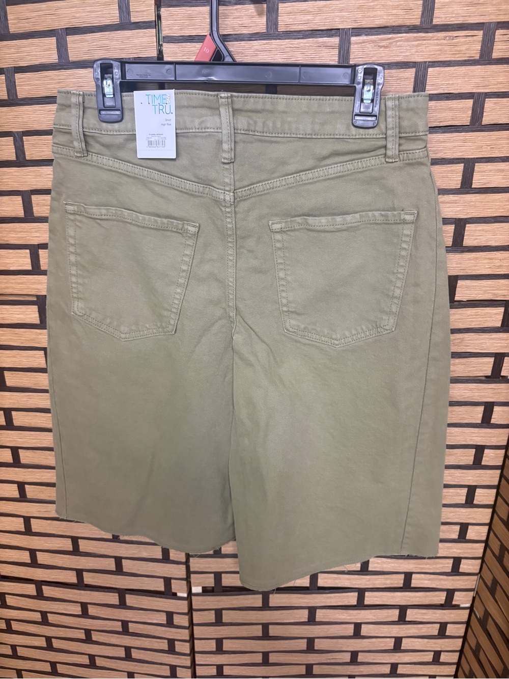 Time and tru green High rise barrel Bermuda shorts size 10 - Picture 2 of 5